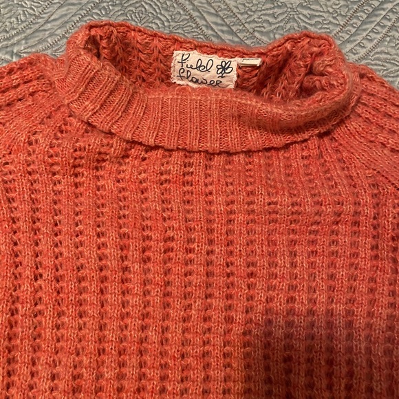 Coral sweater. Size medium. - Picture 9 of 10